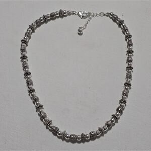 Treska Silver Tone Collar Necklace New‎